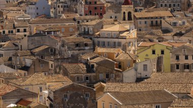 Sıcak Işık Altındaki Tarihi Akdeniz Kasabaları