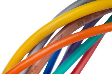 Renkli elektrik kablolarını kapat