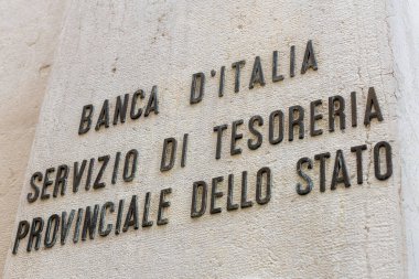 Venedik, İtalya - 20 Nisan 2025: Banca d Italia Devlet Hazine Servisi 'nin tarihi hükümet binasındaki duvar işareti