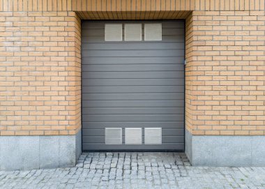Havalandırmalı modern gri garaj kapısı