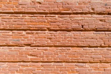 Yatay girintili desenli Kırmızı Tuğla Duvar