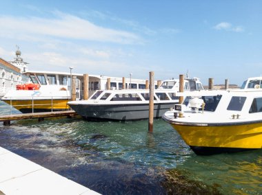 Venedik 'teki Rıhtımda Yolcu Gemileri