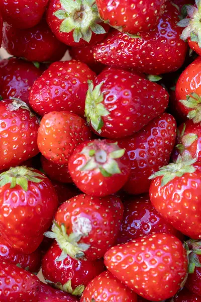 Doğal Taze Kırmızı Çilekler Yaklaş