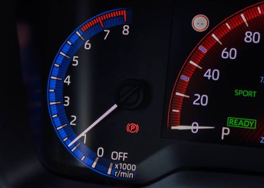 Araba gösterge paneli taksimetresi ve hız göstergesi yakın plan