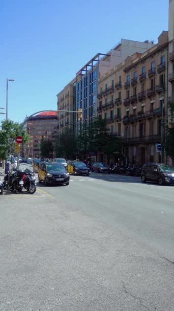 Barcelona Hiszpania Maja 2023 Godziny Szczytu Ulicy Aragon Barcelonie Słynnymi — Wideo stockowe