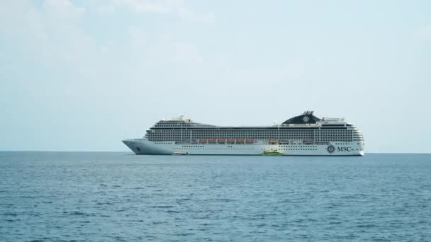 Mahon Spanje Juni 2023 Gigantisch Msc Cruiseschip Verankerd Middellandse Zee — Stockvideo