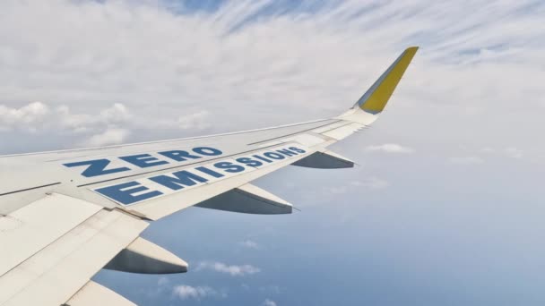 배기가스가 상업용 항공기 날개입니다 Saf 네트워크 Co2 과같은 개념에 적합하다 스톡 비디오