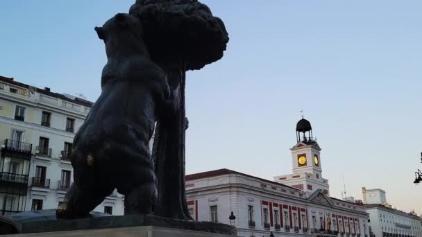Statue Ours Fraisier Puerta Del Soll Tôt Matin Dans Centre — Video