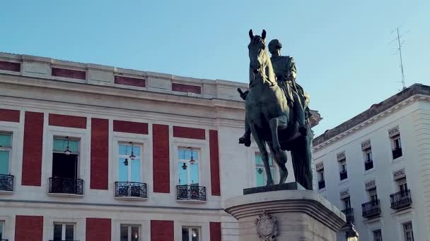 Das Denkmal Karls Iii Auf Der Puerta Del Sol Madrid — Stockvideo