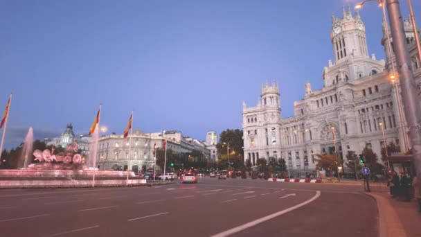 마드리드 스페인 2023년 11월 시벨레스의 배경에 마드리드의 시청의 전망을 통과하는 — 비디오