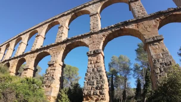 Timeless Beauty Εξερευνώντας Υδραγωγείο Pont Del Diable Στην Ταραγόνα Αρχαιολογικό Βίντεο Κλιπ