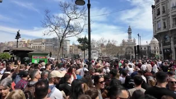 Valência Espanha Março 2024 Multidão Reunida Valência Aguardando Início Mascleta — Vídeo de Stock