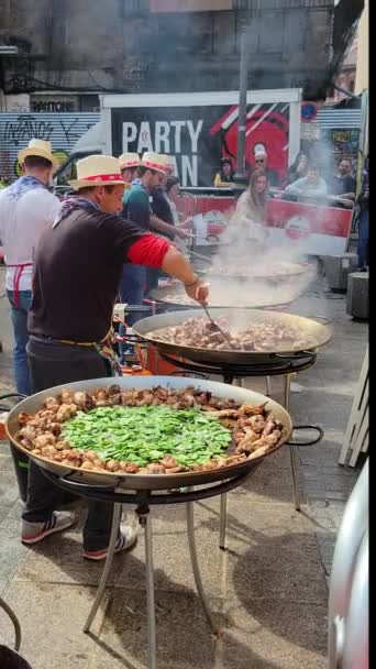 Valencia Spain March 2024 Group People Cooking Communal Paellas Street — Stock Video
