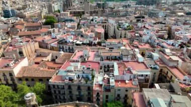 Barselona Gotik Bölgesi 'nin panoramamik manzarası, tarihi şehir merkezi..