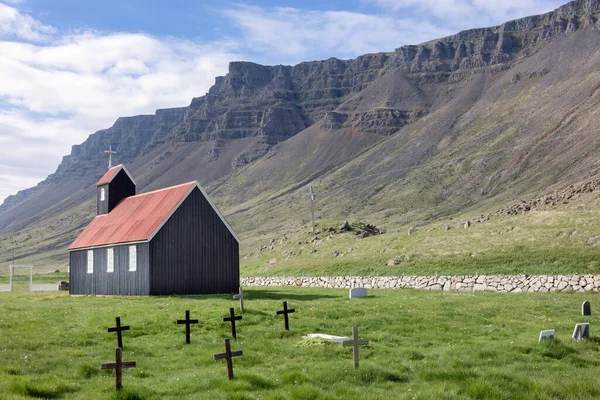 Εκκλησία Saurbaejarkirkja Κοντά Στην Παραλία Raudisandur Στην Περιοχή Westfjords Στη — Φωτογραφία Αρχείου