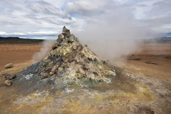 Ångande Fumarol Hverir Island Populärt Geotermiskt Område Nära Myvatn Med — Stockfoto