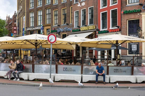 Groningen Países Bajos Julio 2022 Terrazas Con Gente Plaza Grote —  Fotos de Stock