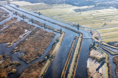 Geleneksel yel değirmenleri Kinderdijk, Hollanda 'nın ünlü manzara merkezi.