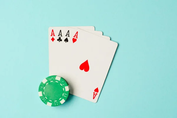 Combinaison Quatre Avec Des Jetons Jeu Cartes Populaire Poker — Photo