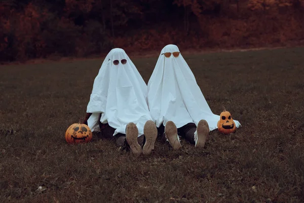 Bambini Vestiti Fantasmi Halloween — Foto Stock