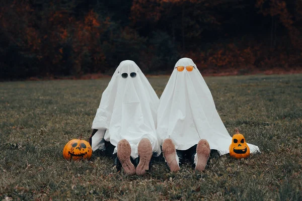Dzieci Przebrane Duchy Halloween — Zdjęcie stockowe