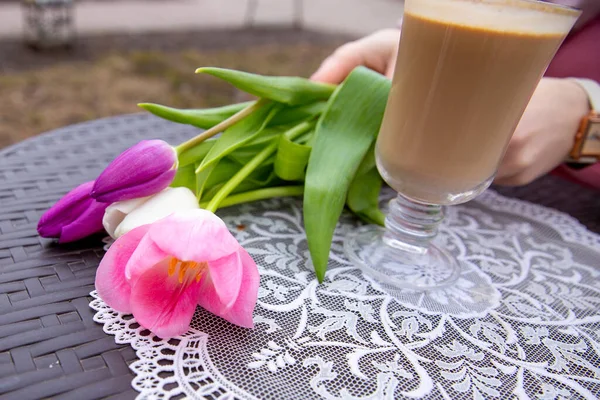 Cup Coffee Tulips Coffee Flowers Table Cafe — Stock Photo, Image