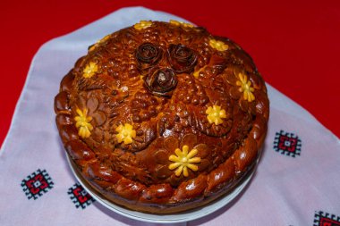 Ukrayna havlusunda ekmek