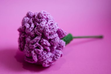 Büyük mor tığ işi çiçek, el yapımı, tığ işi çiçekler, el yapımı, ortanca çiçeği.
