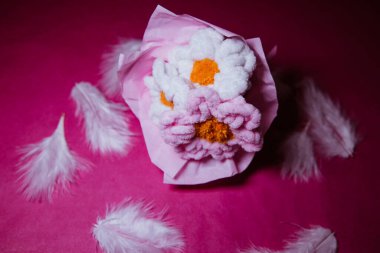 Örgü buketler, el yapımı, güzel çiçekler, çiçekçiler, örgü oyuncaklar, güzel hediyeler.