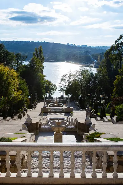 Valea Morilor Parkı, Valea Morilor Parkı 'ndaki Cascade merdivenleri Moldova, Chisinau' daki çeşme parkta.