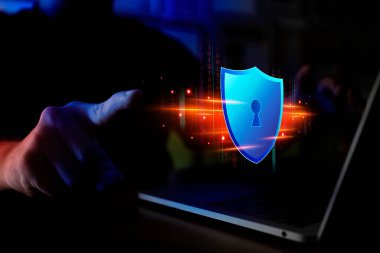 Güvenlik ağı güvenlik bilgisayarı ve veri konseptinizi güvene alın. Siber siber güvenlik kalkanı, dijital veri ağı koruması isimsiz bir hacker tarafından dijital suç. koyu ton