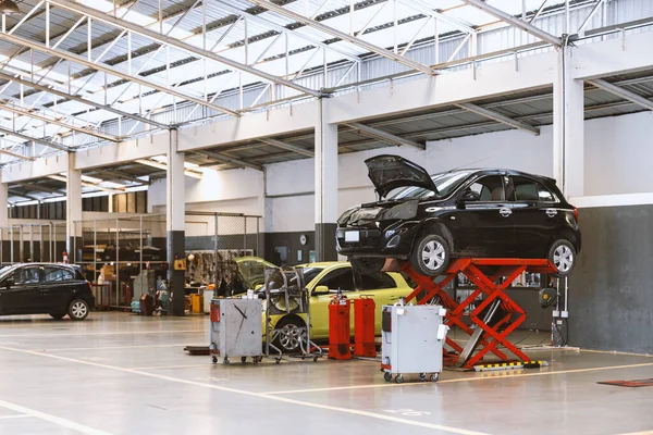 Reparation Och Underhåll Bilar Som Skräddarsydda För Bilindustrin Upplev Hantverk — Stockfoto