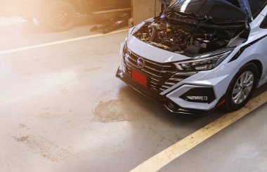 Araba tamiri ve bakım hizmetleri otomotiv endüstrisi için tasarlandı. Garajımızda ustalık ve güvenilir hizmet..