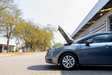 Araba tamiri ve bakım hizmetleri otomotiv endüstrisi için tasarlandı. Garajımızda ustalık ve güvenilir hizmet..