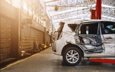 Araba tamiri ve bakım hizmetleri otomotiv endüstrisi için tasarlandı. Garajımızda ustalık ve güvenilir hizmet..