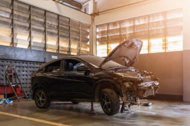 Araba tamiri ve bakım hizmetleri otomotiv endüstrisi için tasarlandı. Garajımızda ustalık ve güvenilir hizmet..