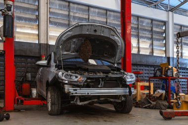 Araba tamiri ve bakım hizmetleri otomotiv endüstrisi için tasarlandı. Garajımızda ustalık ve güvenilir hizmet..