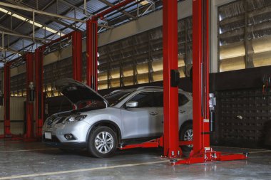 Araba tamiri ve bakım hizmetleri otomotiv endüstrisi için tasarlandı. Garajımızda ustalık ve güvenilir hizmet..