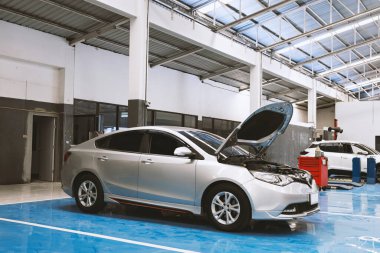 Araba tamiri ve bakım hizmetleri otomotiv endüstrisi için tasarlandı. Garajımızda ustalık ve güvenilir hizmet..