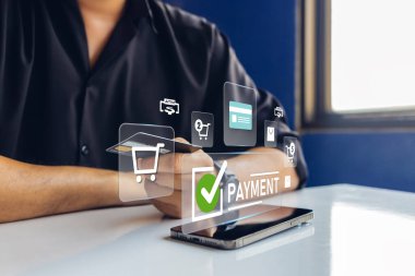 Çevrimiçi ödemenin kredi kartı ve dizüstü bilgisayarla kapatılması, kontrol formu ve taşıma simgeleri, güvenli dijital alışveriş ve ekommerce kavramı