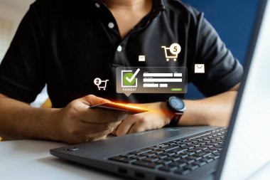Çevrimiçi ödemenin kredi kartı ve dizüstü bilgisayarla kapatılması, kontrol formu ve taşıma simgeleri, güvenli dijital alışveriş ve ekommerce kavramı