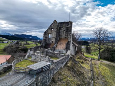 Kempten yakınlarındaki Ruine-Sulzberg, Allgaeu, Bayern, Almanya