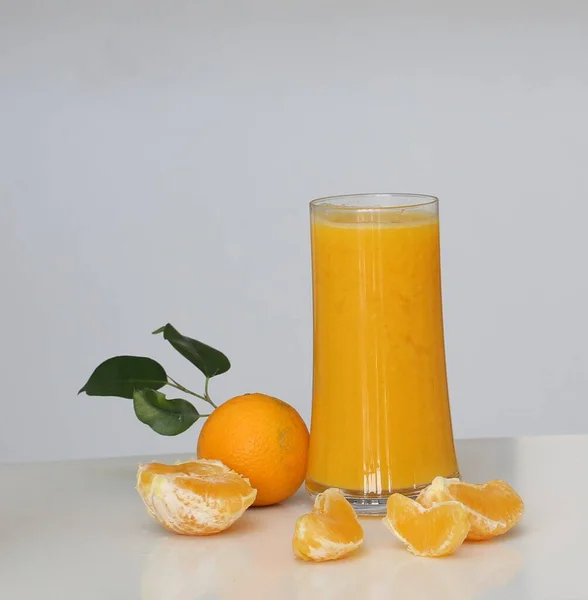 Świeży Sok Pomarańczowy Szklance — Zdjęcie stockowe