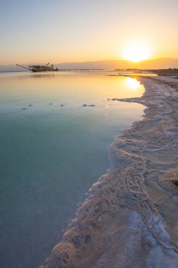 Ölü Deniz, İsrail, tuzlu sahil, Ein Bokek bölgesindeki Oteller ve Spa merkezleri. Sedef Hastalığı üzerine iklim terapisi