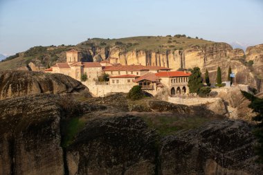 Yunanistan 'da Meteora Manastırı Dramatik Kaya oluşumları içine İnşa Edildi