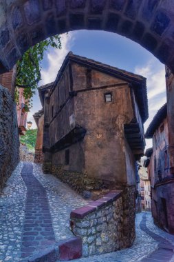 İspanya, Albarracin 'deki Casa de la Julianeta manzarası.