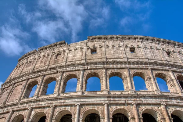 Άποψη Του Κολοσσαίου Στη Ρώμη Ιταλία Μπλε Ουρανός — Φωτογραφία Αρχείου