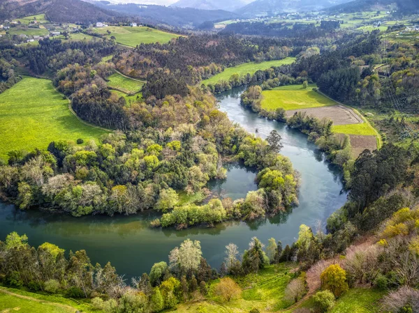 Flygfoto Över Floden Navias Meandrar Asturien Spanien Stockbild