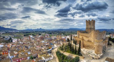 İspanya 'nın Alicante eyaletindeki Villena şatosunun hava manzarası.