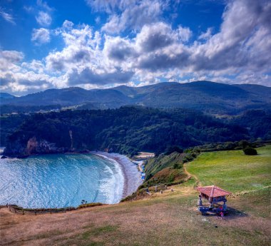 Horreo Cadavedo, Bay of Biskay, Asturias, Camino del Norte, Saint James, İspanya'nın kuzey kıyıları boyunca hac yolu kıyı yolu